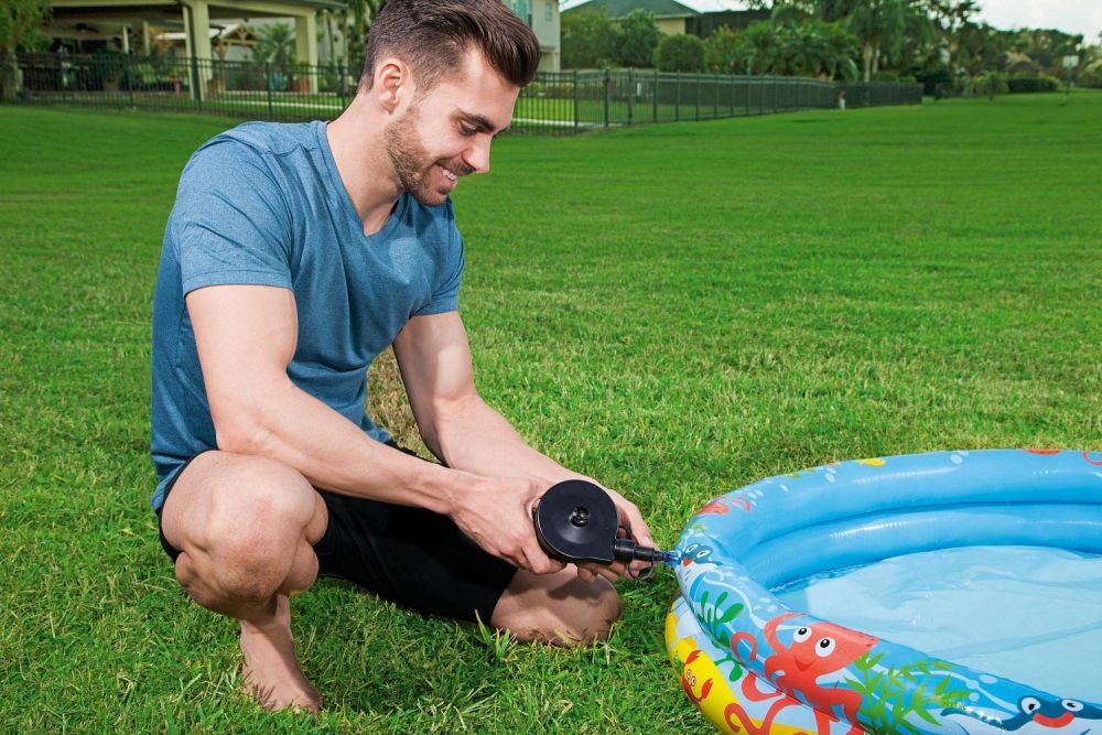 Детский надувной бассейн 122х20см с мячом и кругом, 137л, от 2 лет