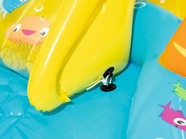 Игровой центр 280х257х87см "Морские жители" с разбрызгивателем, горкой и игрушками, 273л, от 2 лет