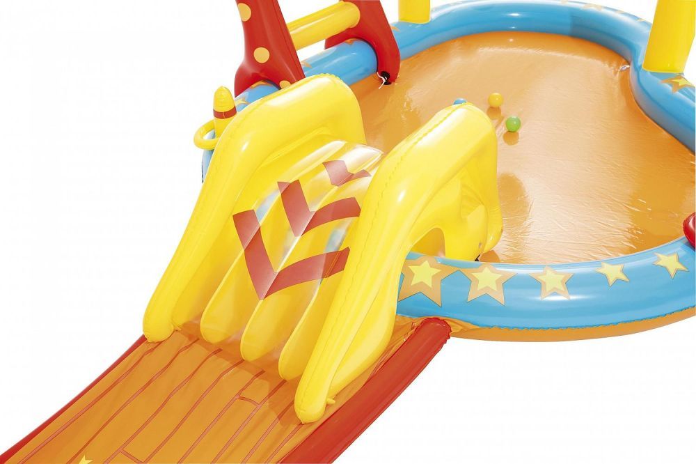 Игровой центр 435х213х117см "Маленькие чемпионы" с разбрыз., горкой и игрушками, 314л, от 2 лет